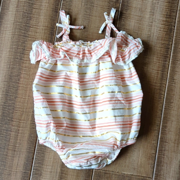 One Piece Bubble/Romper with Ruffles / 3-6mth - Picture 1 of 3